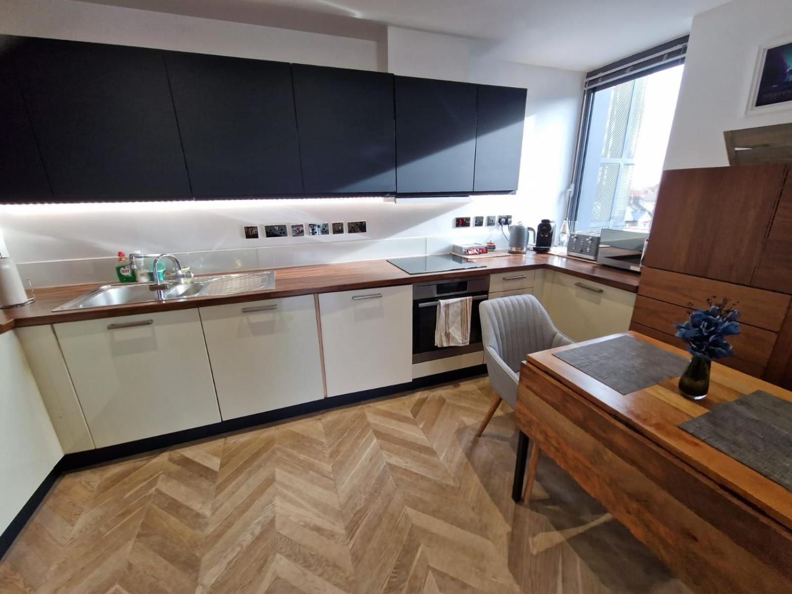 Cosy 1 Bedroom Apartment With Balcony Near Chiswick London Exterior photo
