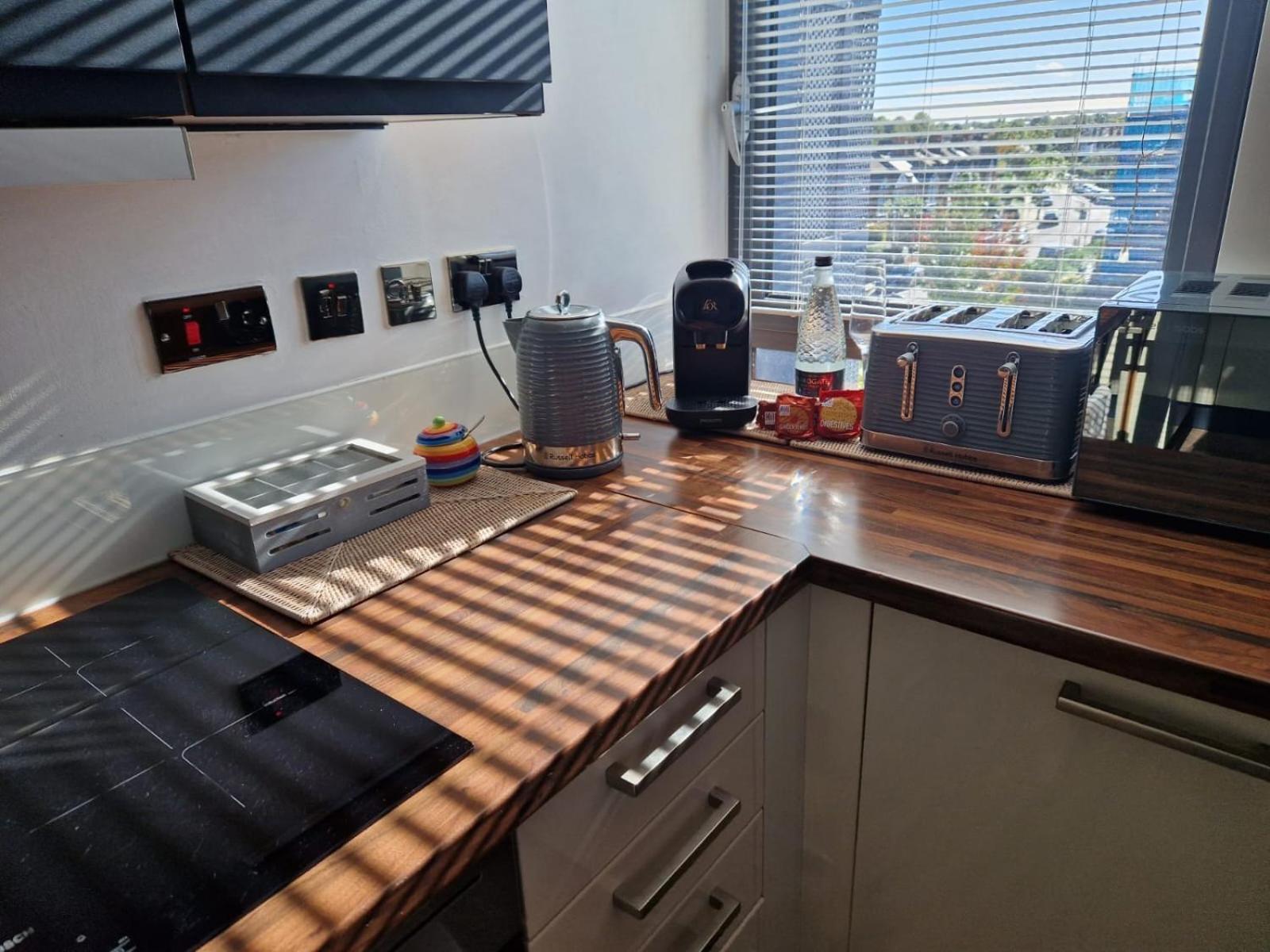 Cosy 1 Bedroom Apartment With Balcony Near Chiswick London Exterior photo