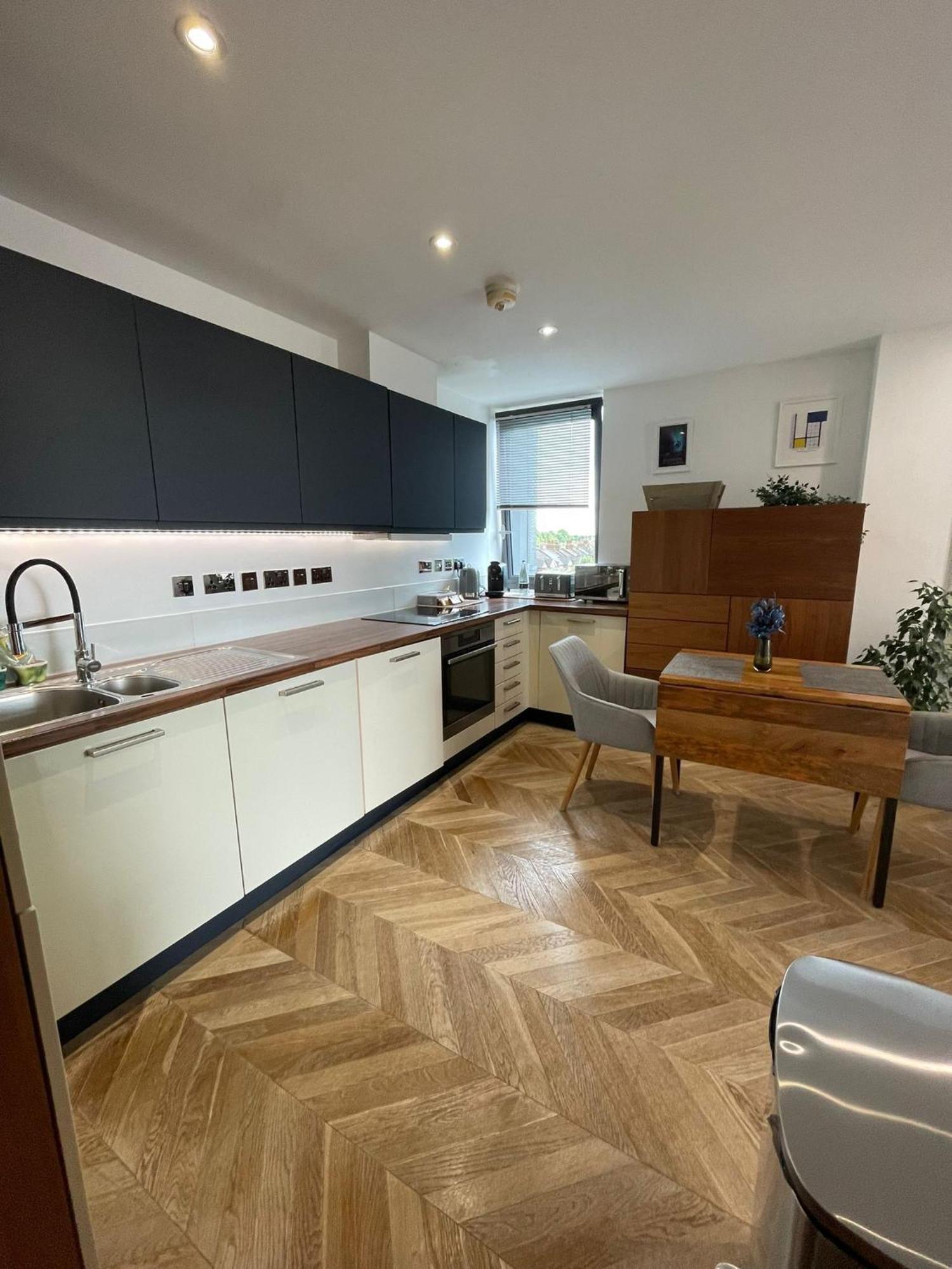 Cosy 1 Bedroom Apartment With Balcony Near Chiswick London Exterior photo